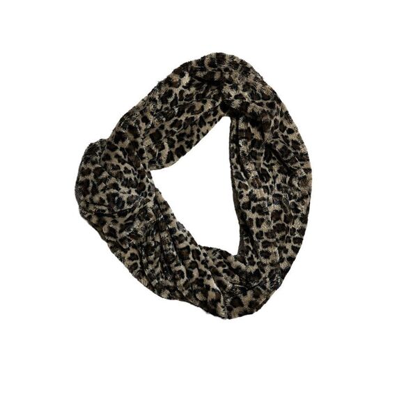 Very nice fluffy leopard print scarf
Good condition - Picture 1 of 3
